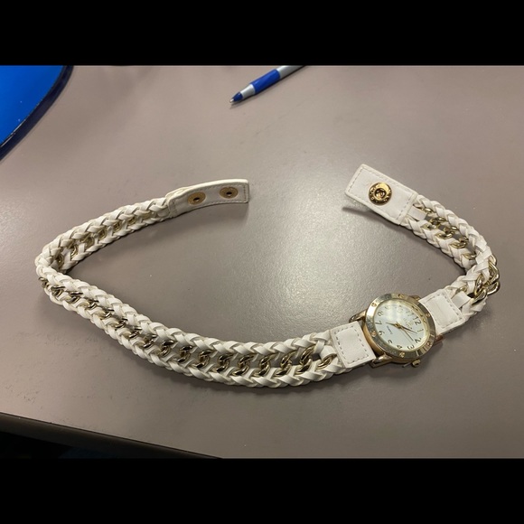 New watch never worn & watch tab still attached for new wear - Picture 6 of 6